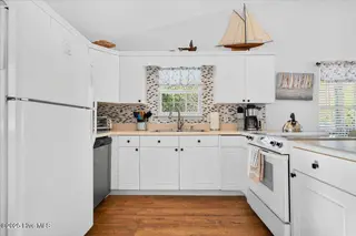 328 NE 41st Street, Oak Island, NC 28465 – photo 12: 25-https---www