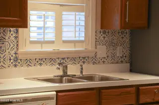 9402 Short Putt Court, Wilmington, NC 28412 — 3-bedroom home in Cypress Island, Wilmington, NC, photo 21 of 47: Plantation Shutters