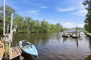 2406 Harbor Island Road, New Bern, NC 28562 – photo 13: 18-web-or-mls-0C0A5880