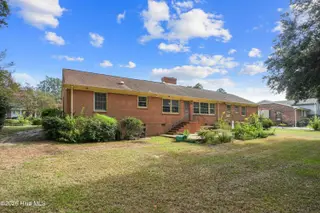 611 Gloucester Road, Goldsboro, NC 27534 — 3-bedroom home in Spring Valley, Goldsboro, NC, photo 5 of 37: 07-611 Gloucester Rd-7