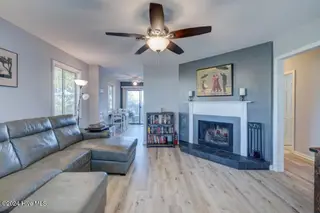 4153 Spirea Drive Unit 3, Wilmington, NC 28403 – photo 7: 7- Living area