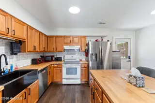 143 Sutton Drive, Elizabeth City, NC 27909 – photo 6: 143 Sutton Drive Kitchen 3