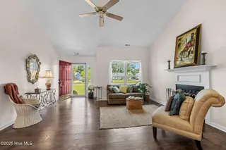 242 Bobbys Drive, Newport, NC 28570 – photo 3: Living Room