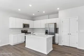 158 N Squires Run Lane, Richlands, NC 28574 – photo 6: Kitchen
