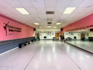 114 E Main Street, Whiteville, NC 28472 – photo 8: Large Room 1