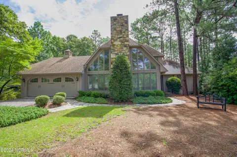 620 Diamondhead Drive S, Pinehurst
