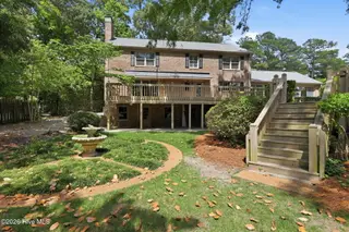 268 Shoreline Drive, New Bern, NC 28562 – photo 7: Lush backyard