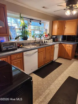 2523 Belgrade Swansboro Road, Maysville, NC 28555 – photo 6: 20260331_184518