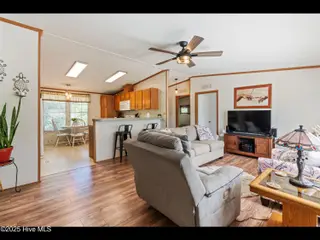 6883 Eastbrook Avenue SW, Ocean Isle Beach, NC 28469 — 2-bedroom manufactured home in Pine Acres, Ocean Isle Beach, NC, photo 14 of 25: mls-DSC01015