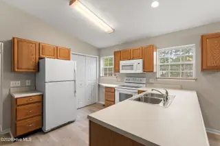2311 E Boiling Spring Road, Southport, NC 28461 — 3-bedroom home in Boiling Spring Lakes, Southport, NC, photo 11 of 45: 2311EBoilingSpringRd - 22 (1)