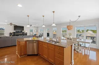 910 Canal Drive Unit B, Carolina Beach, NC 28428 — 4-bedroom condo, Carolina Beach, NC, photo 6 of 55: images-6