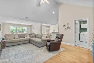 513 Catamaran Drive, Wilmington, NC 28412 – photo 9: 11_living room