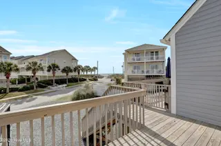 9005 E 9th Street, Surf City, NC 28445 — 4-bedroom home in Old Settlers Beach, Surf City, NC, photo 15 of 30