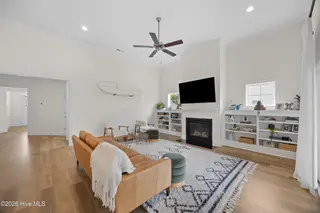 424 Northern Pintail Place, Hampstead, NC 28443 — 4-bedroom home in Magnolia Reserve, Hampstead, NC, photo 18 of 68: 14_living room