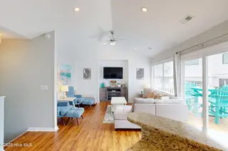 124 N Permuda Wynd Drive, North Topsail Beach, NC 28460 – photo 14: 124 N. Permuda Wynd - Interiors - Edited