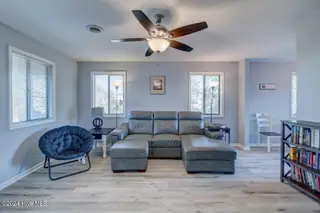 4153 Spirea Drive Unit 3, Wilmington, NC 28403 – photo 10: 10- Living area