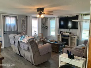 303 E 11th Street, Washington, NC 27889 – photo 15: Living Room