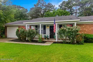 201 Greenbriar Drive, Jacksonville, NC 28546 – photo 2