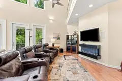 358 Shore Point Drive, Wilmington, NC 28411 — 5-bedroom waterfront home in Bayshore Estates, Wilmington, NC, photo 7 of 49