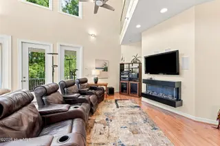 358 Shore Point Drive, Wilmington, NC 28411 — 5-bedroom home in Bayshore Estates, Wilmington, NC, photo 7 of 49