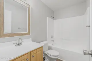 102 Ashbury Park Lane, Richlands, NC 28574 – photo 15: 102 Ashbury _ Interior -2