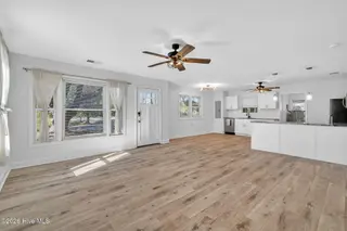 4516 Castle Hayne Road, Castle Hayne, NC 28429 — 2-bedroom home, Castle Hayne, NC, photo 3 of 44: 4516CastleHayneRoad-4