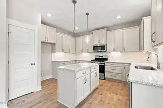 2428 Starling Lane, New Bern, NC 28562 – photo 8: 20-web-or-mls-0C0A1004_edit