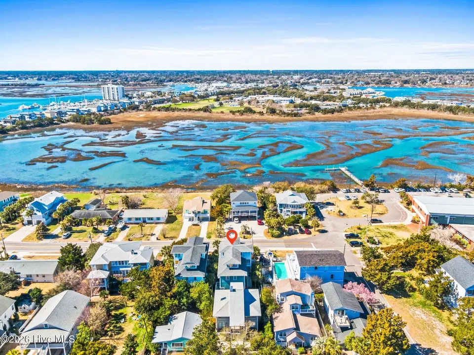306 Coral Drive, Wrightsville Beach, NC 28480 — 5-bedroom home in Harbor Island, Wrightsville Beach, NC, photo 1 of 57: 053_306_coral_drive-6_51