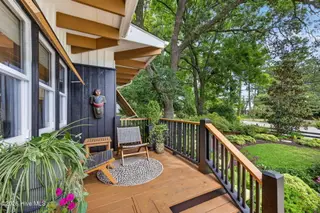 707 E Moore Street, Southport, NC 28461 – photo 8: 69-web-or-mls-HBJ_4156