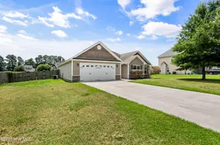 112 Pembury Way, Richlands, NC 28574 – photo 2: 02