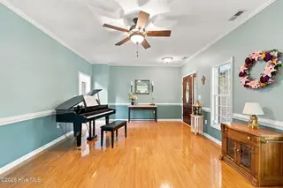 117 Woodridge Drive, Morehead City, NC 28557 – photo 8: 28-web-or-mls-117 Woodridge 033-edit