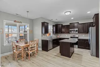 1431 Eastbourne Drive, Wilmington, NC 28411 – photo 12: 10-web-or-mls-BTS08425