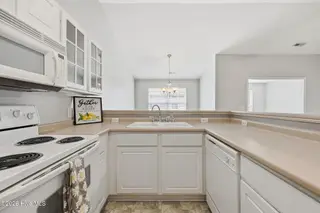 2225 Locksley Woods Drive F, Greenville, NC 27858 – photo 12: 34-web-or-mls-IMG_8699