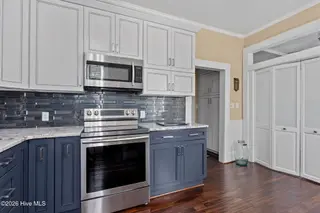 227 New Street, New Bern, NC 28560 – photo 10: 29-web-or-mls-1S3A3219