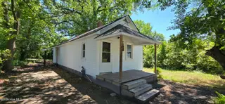 1907 S Pitt Street, Greenville, NC 27834 – photo 2: 20260508_123244