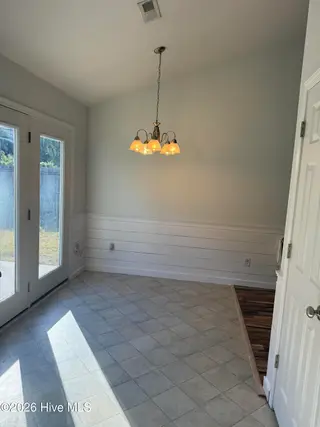 110 Midyette Avenue, New Bern, NC 28560 — 3-bedroom home in Pinecrest Estates, New Bern, NC, photo 12 of 24: IMG_3083