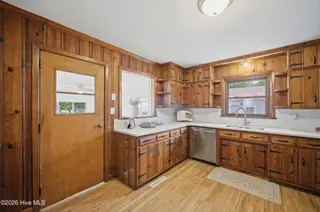 118 Rosewood Avenue, Elizabeth City, NC 27909 – photo 20: Kitchen Into Sunroom
