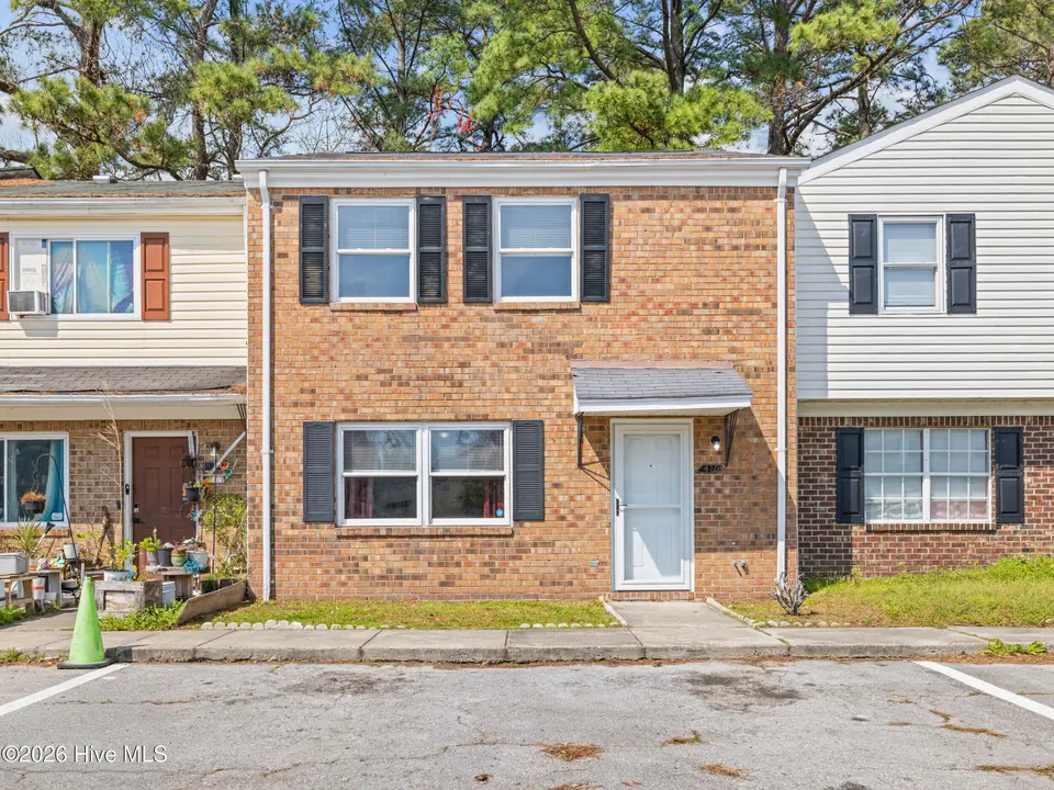 416 Myrtlewood Circle, Jacksonville, NC 28546 – photo 1 of 36: a02a0003