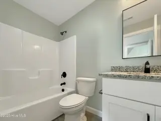 307 Spinnaker Street, Elizabeth City, NC 27909 – photo 15: Full Bathroom