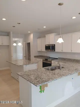 915 Port Royal Court, New Bern, NC 28560 – photo 7: Kitchen2