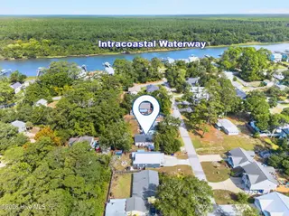 129 NW 20th Street, Oak Island, NC 28465 — 3-bedroom home in Pinners Point, Oak Island, NC, photo 2 of 66: Kahunaphoto.com-5 copy