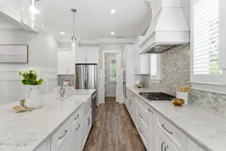 7204 Winchester Terrace, Wilmington, NC 28405 — 4-bedroom home in Landfall, Wilmington, NC, photo 13 of 60: 37-web-or-mls-dsc07971