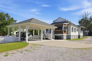 109 Broad Street, Beaufort, NC 28516 – photo 5: Caroport and rear of home