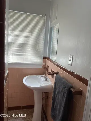 415 E 5th Street, Washington, NC 27889 – photo 19: Master Bathroom