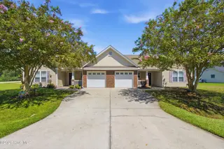 209 Hawks Bluff Drive, New Bern, NC 28560 – photo 1: 209 Hawks Bluff Drive