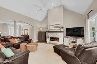 928 Wild Dunes Circle, Wilmington, NC 28411 — 4-bedroom waterfront home in Porters Neck Plantation, Wilmington, NC, photo 12 of 70: 012_img_7758_400