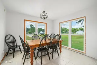 335 Country Club Lane, Newport, NC 28570 – photo 5: Dining area