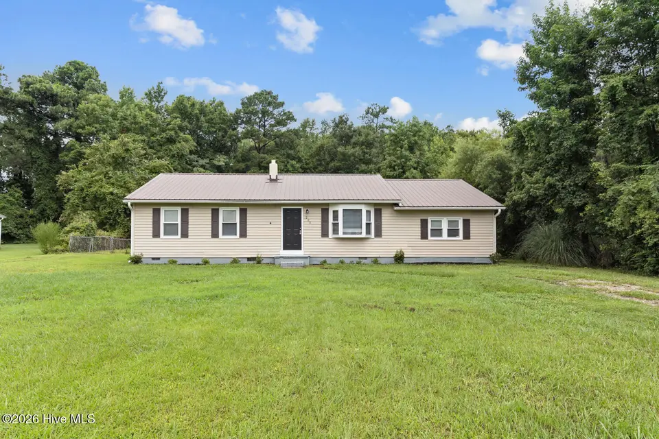 225 Lakewood Drive, Jacksonville, NC 28546 – photo 1 of 25