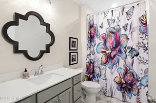 838 Wharton Avenue, Wilmington, NC 28412 – photo 18: Shared Bath in Hall