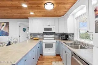 149 Ocean Boulevard W, Holden Beach, NC 28462 – photo 17: 149 Ocean Blvd West